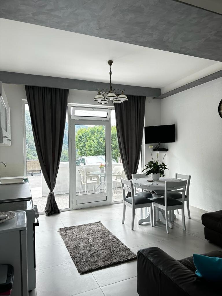 Apartments Boka Pearl Kotor Bagian luar foto
